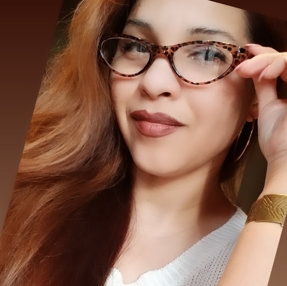 Meet your Posher, Veronica - Picture 2 of 2